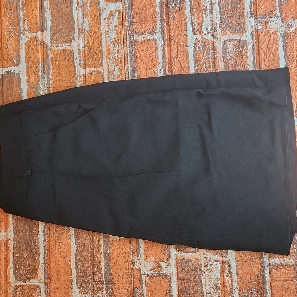 Classic Black Women's Shorts‎